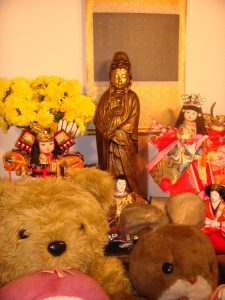 「長福寿寺の人形供養」特長その3－きれいにお飾りします